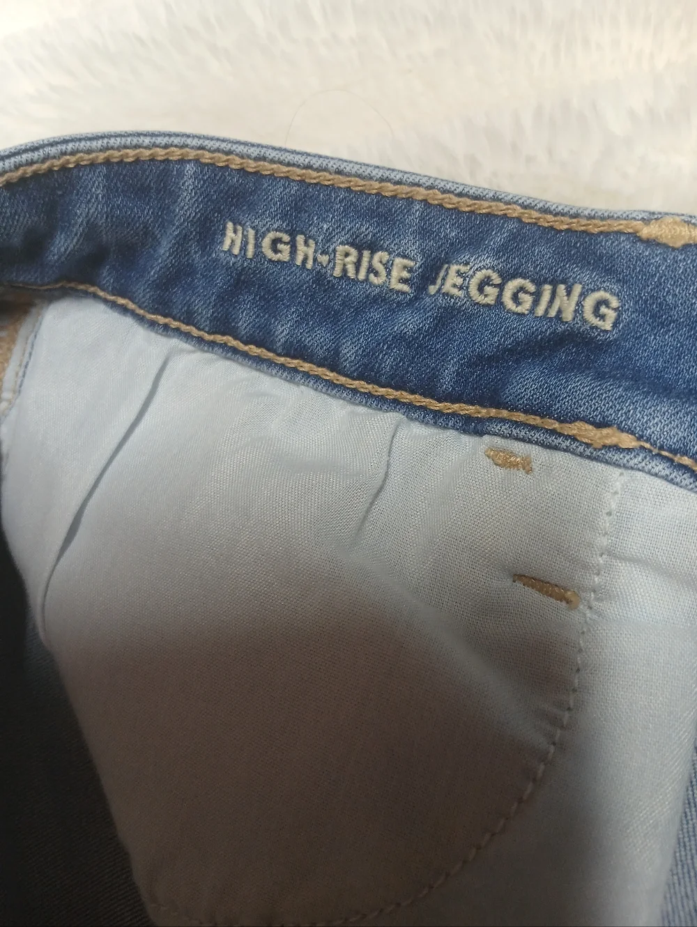 American Eagle High Rise Jegging Light Wash Jeans Size 16 - Picture 4 of 9